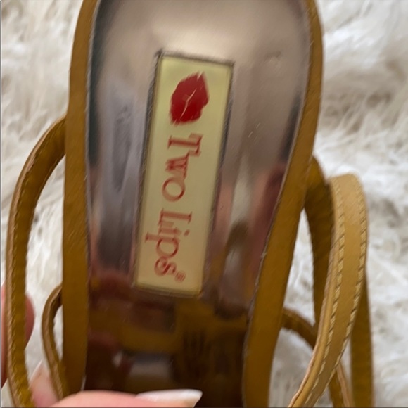 Two lips embellished crystal like open toe wedge shoes sandals - Picture 3 of 11